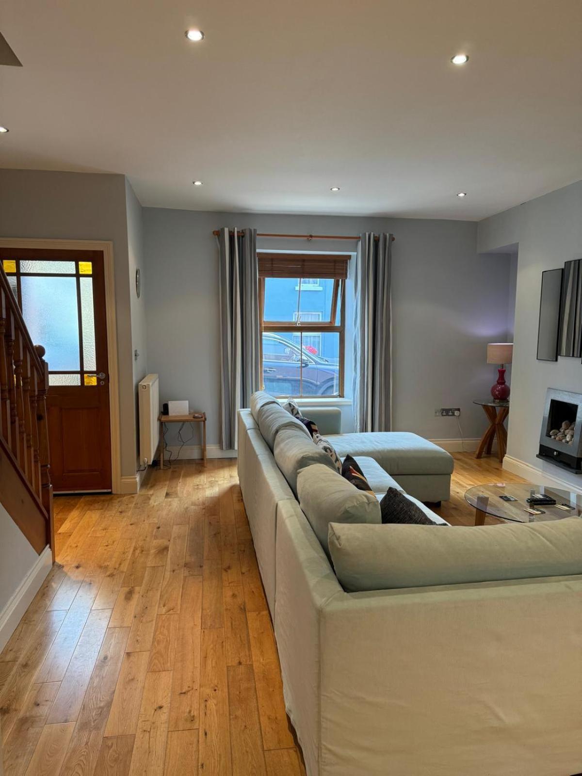 2 Somerset Tenby
