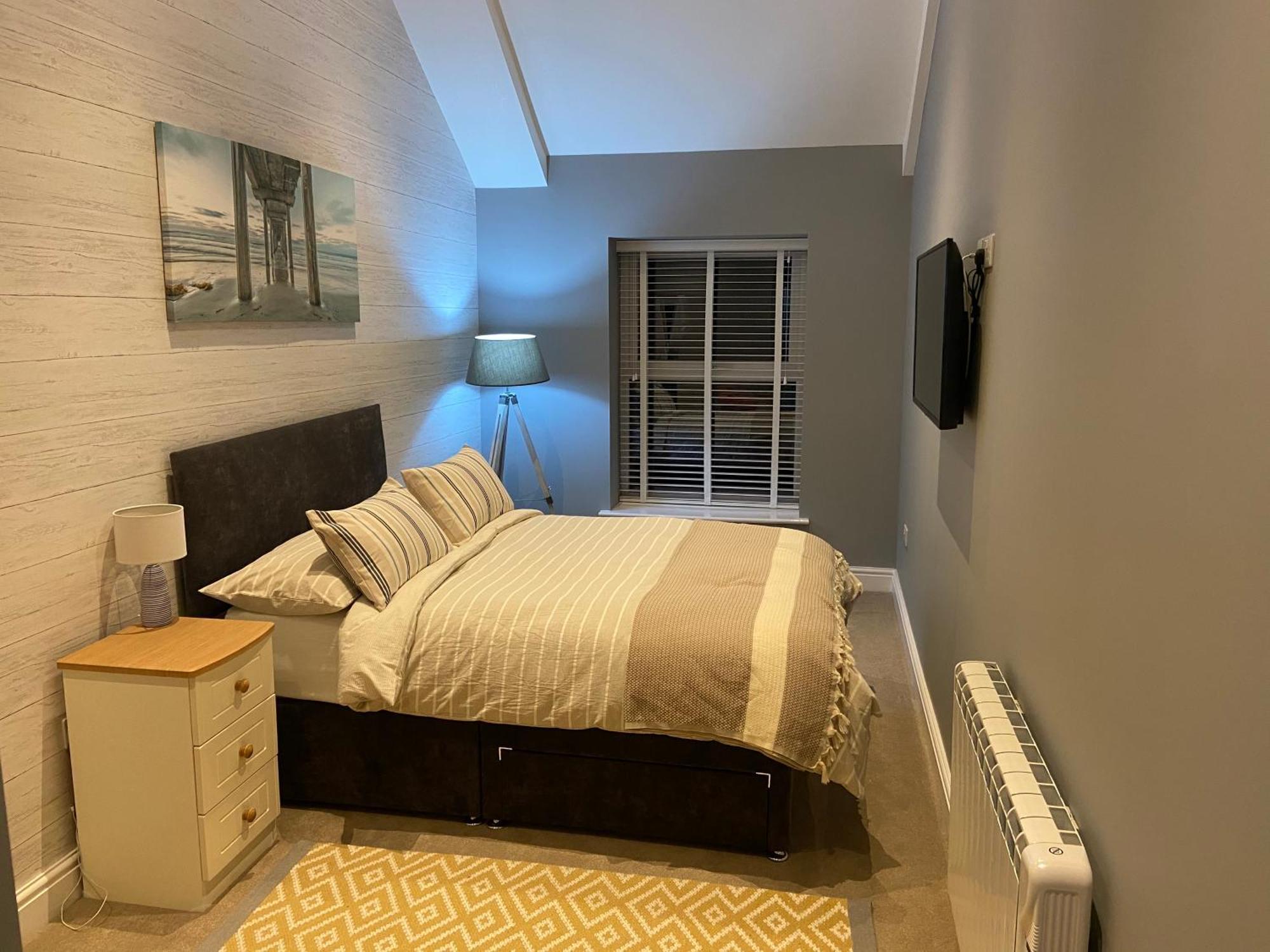 Stylish Apartment, Great Location, Parking Apartment Tenby