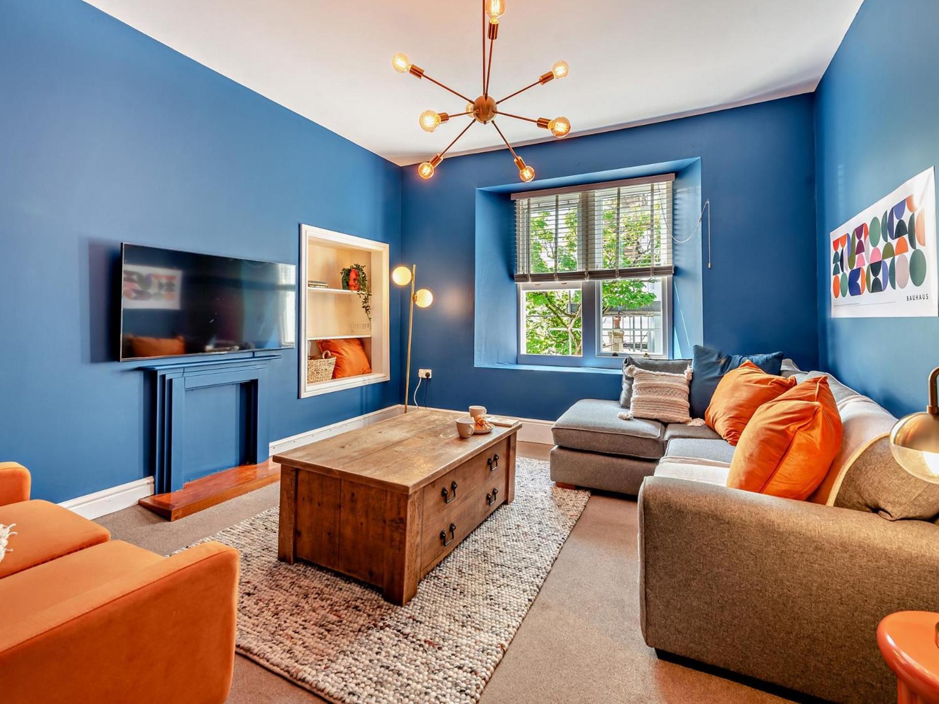 3 Bed In 95027