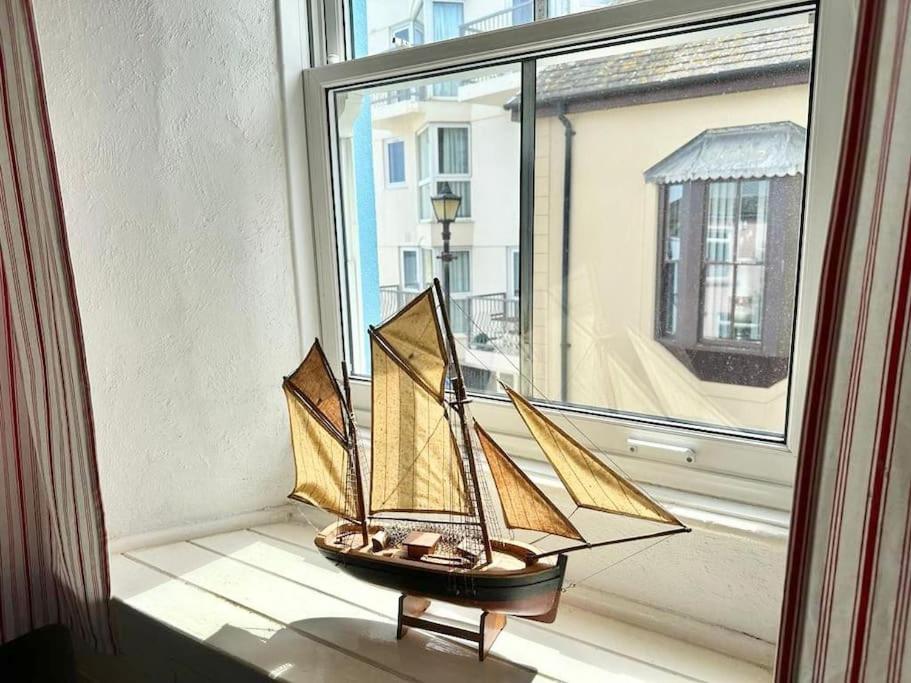 Ship 50m *