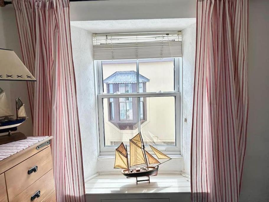 Holiday home Ship 50m Tenby
