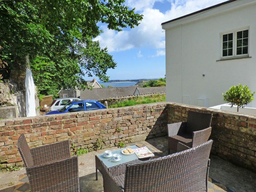 The Grapes Holiday home Tenby