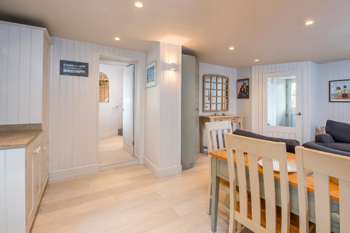 Lower Deck * Tenby