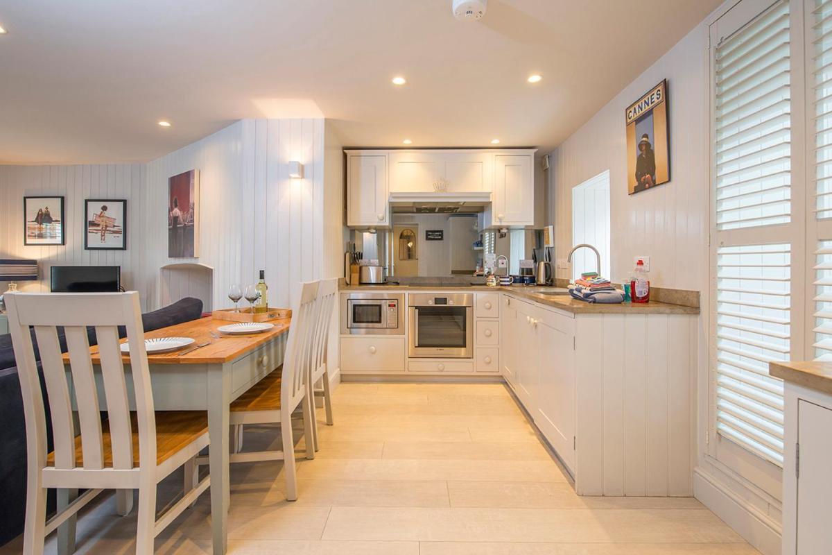 Apartment Lower Deck Tenby