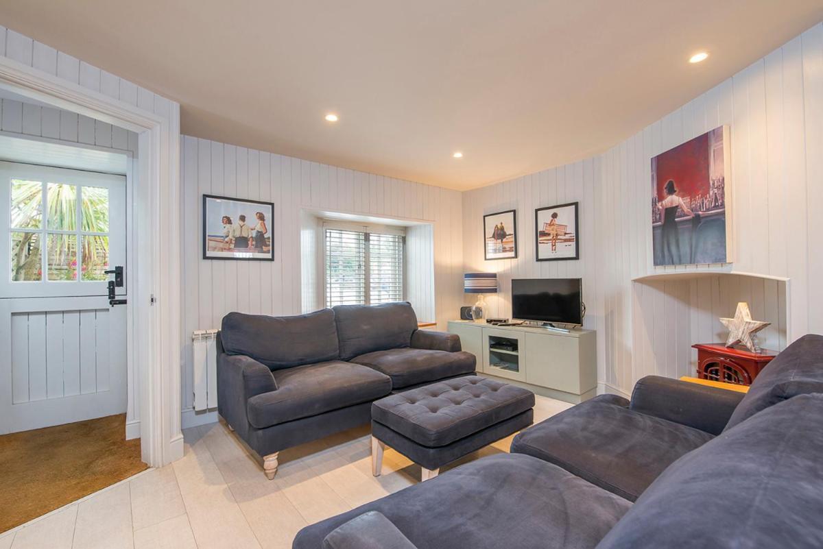 Apartment Lower Deck *