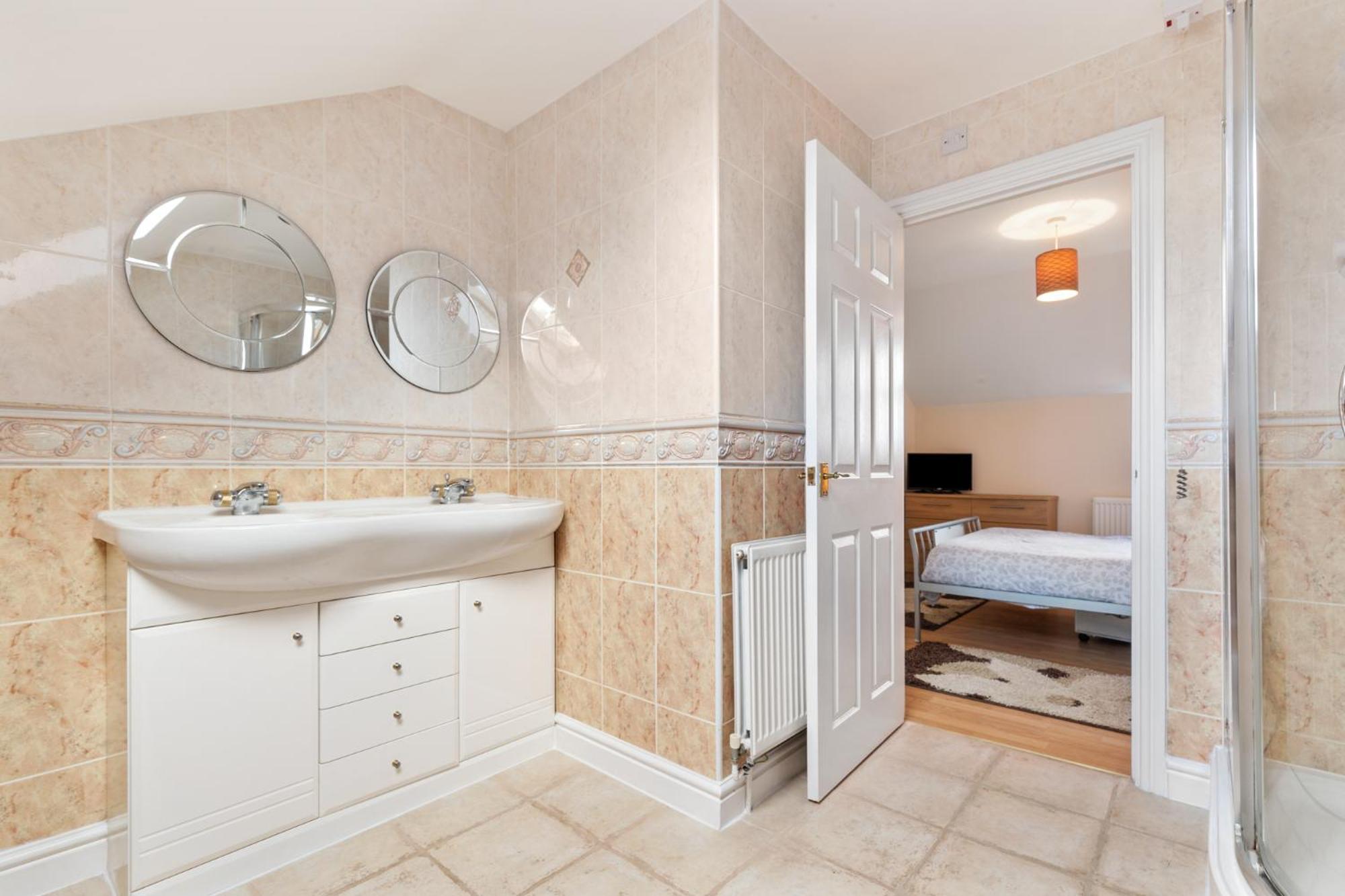 Apartment Arcadia House - Close To Beaches Harbour And Town