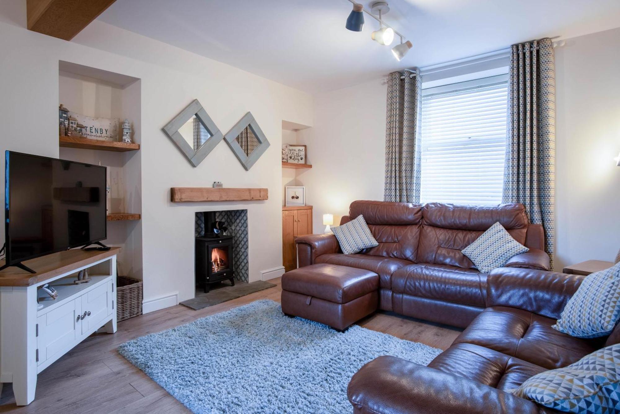 Ty George - 3 Bedroom - Holiday home Tenby