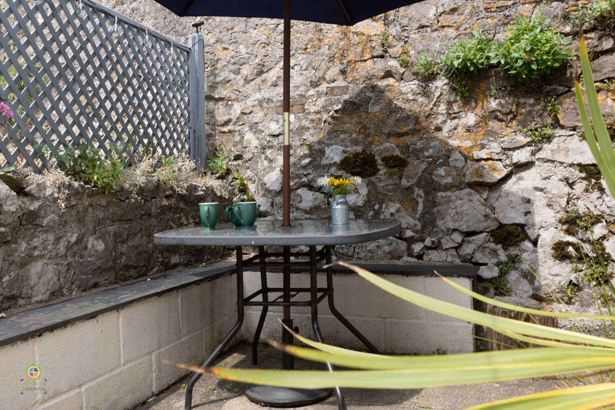 Penlan - Short Stroll To Town And Beaches Holiday home