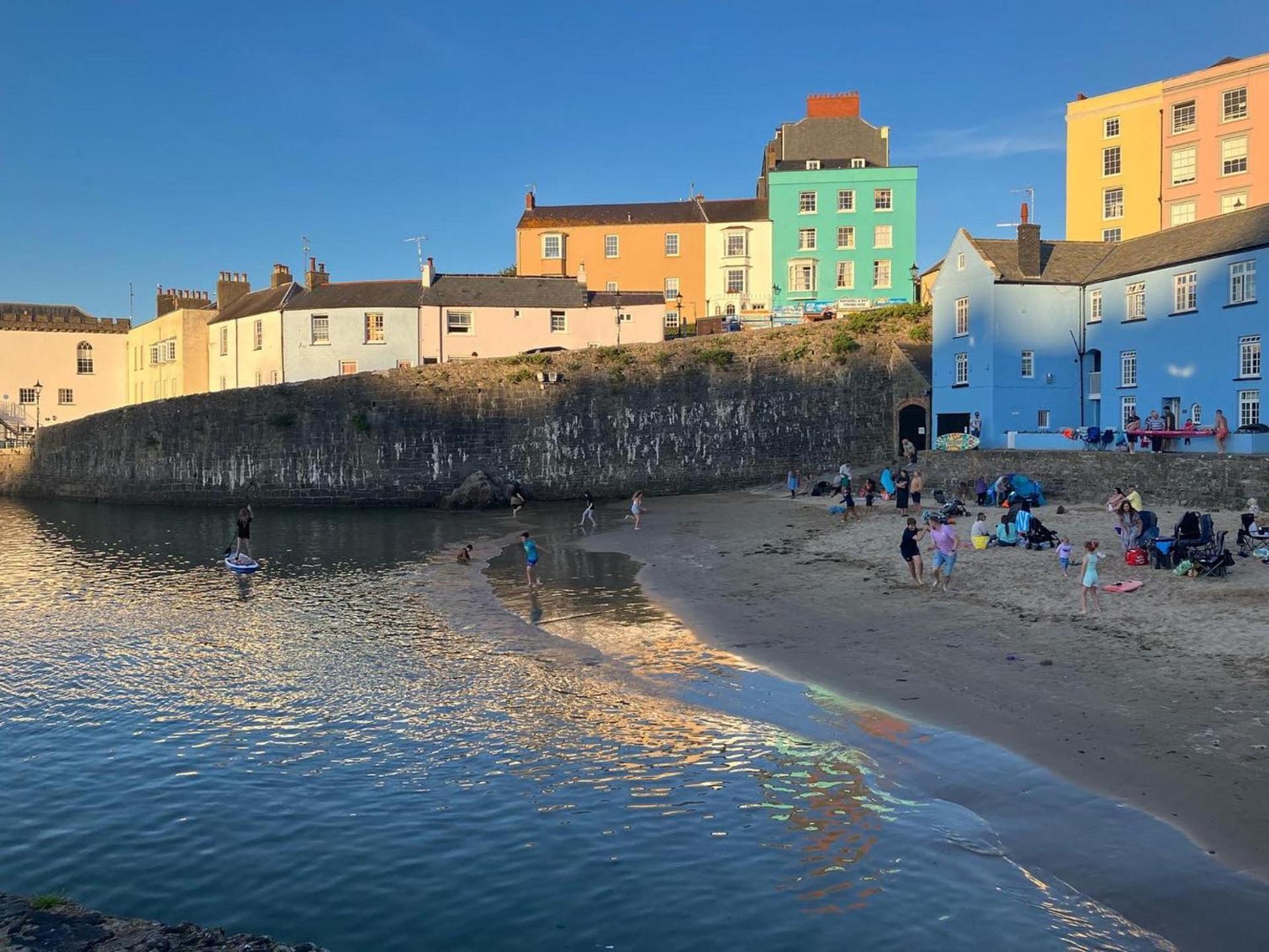 Beautiful 1-bed In * Tenby
