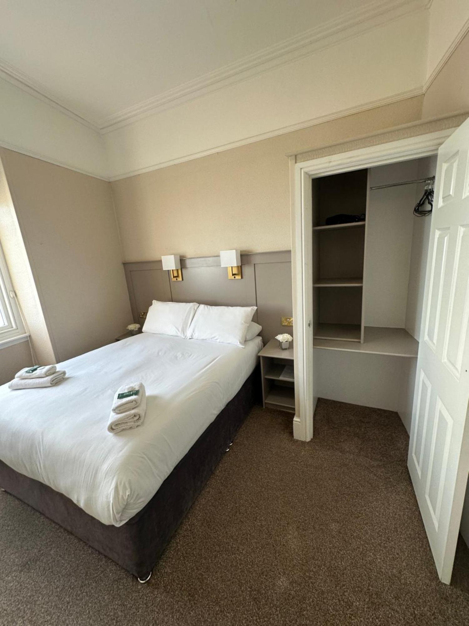 Clarence House Hotel Tenby