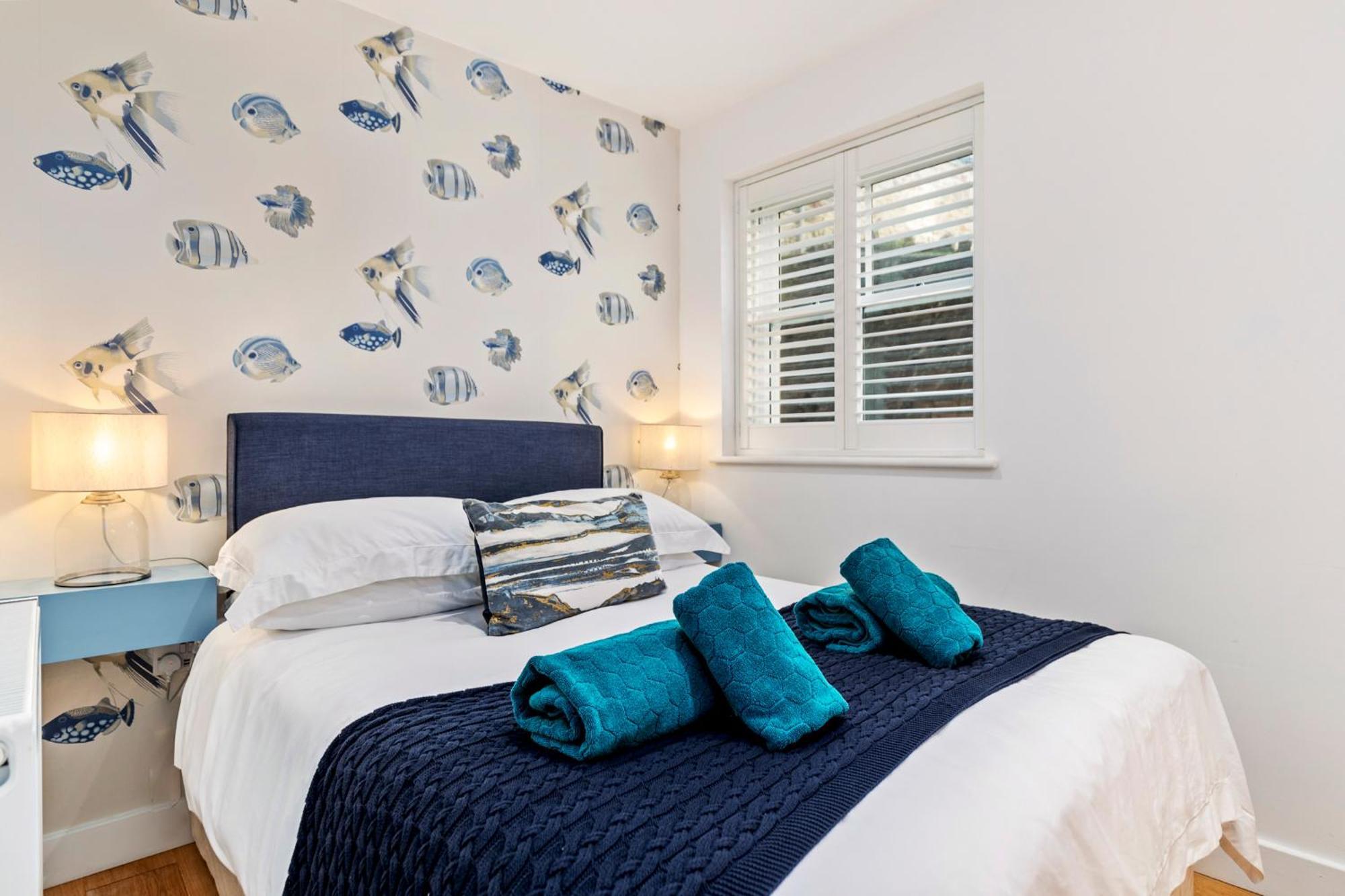 Midnight - Spectacular Sea And Harbour Views * Tenby