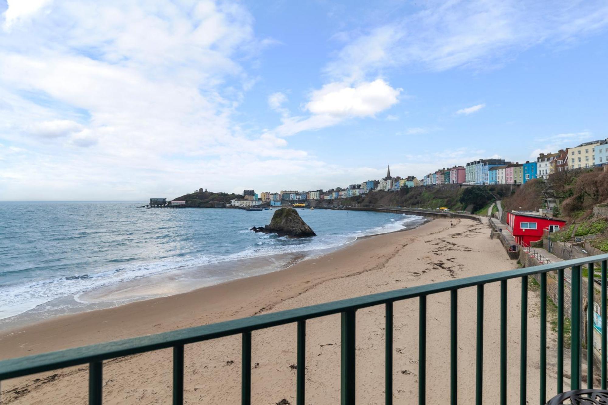 Apartment 5 Sunny Cove - Direct Access Sea Views Tenby