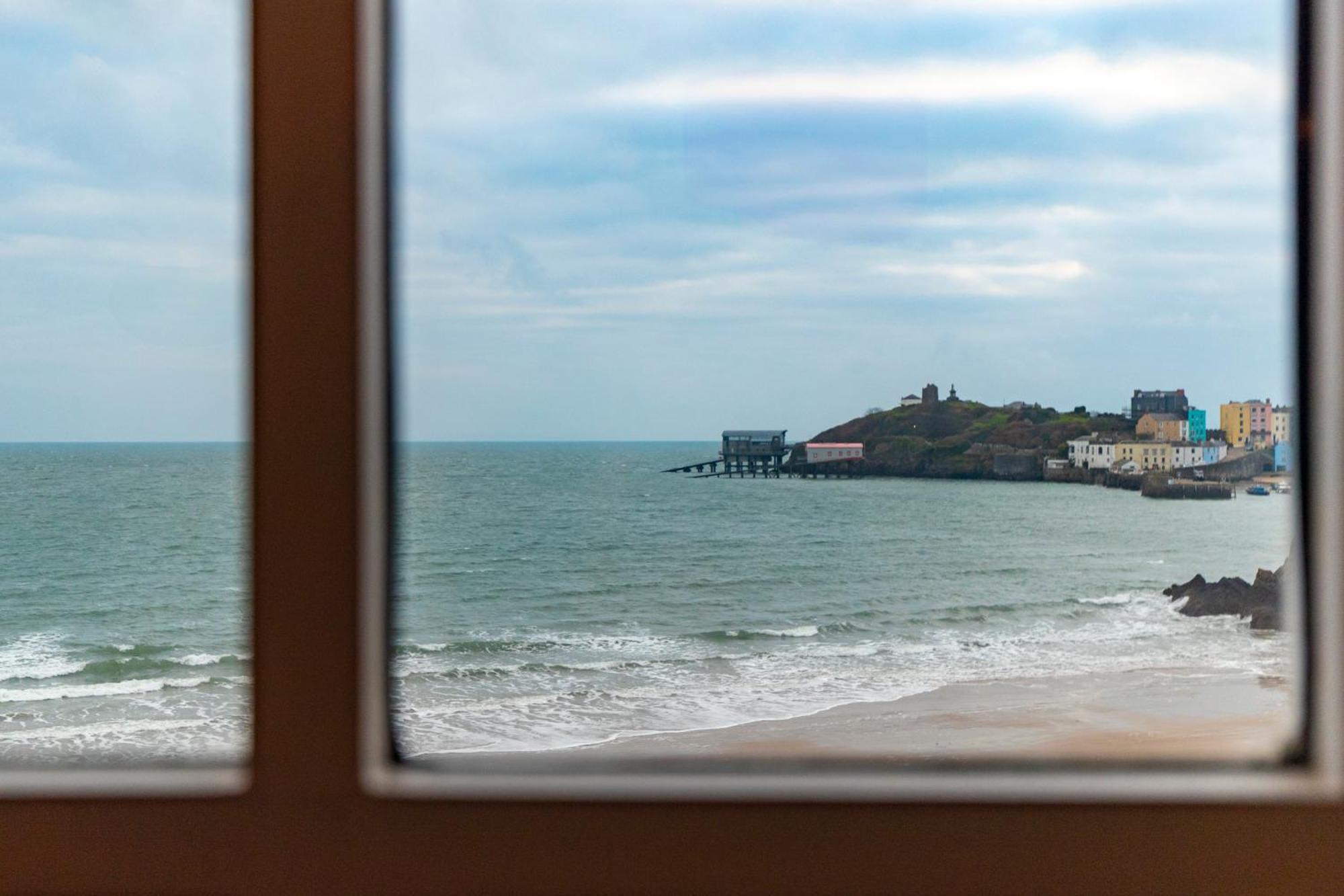 5 Sunny Cove - Direct Access Sea Views Tenby