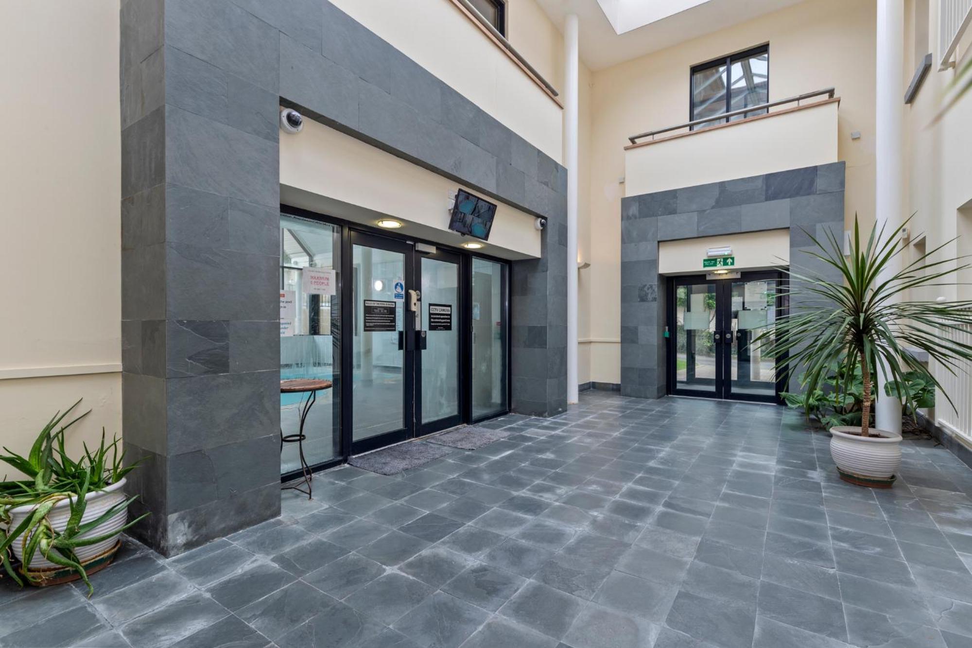 Apartment 10 Mansion House - Indoor Pool Sea Views Gym
