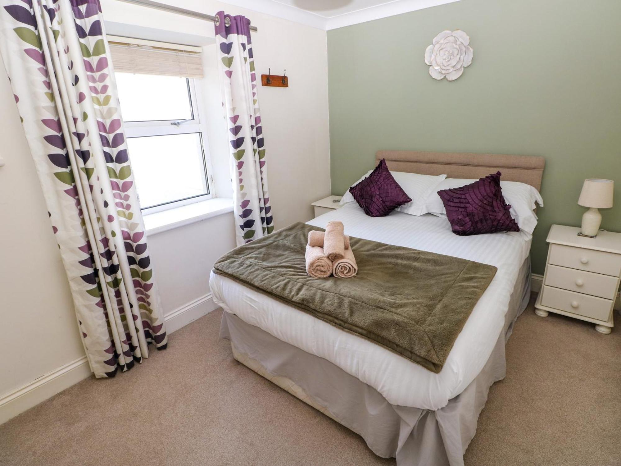 Holiday home Stones Throw Tenby