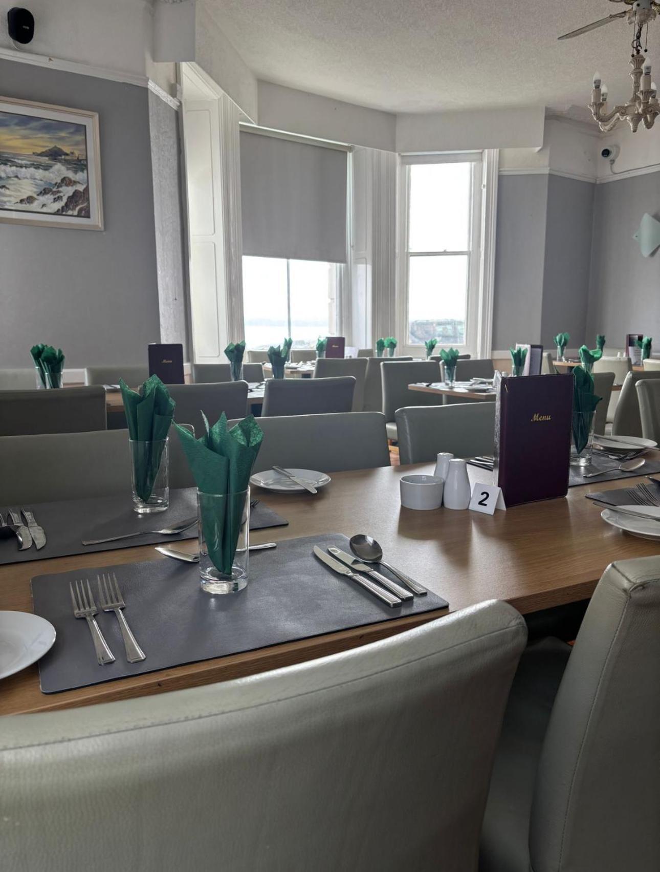 Clarence House Hotel 2*