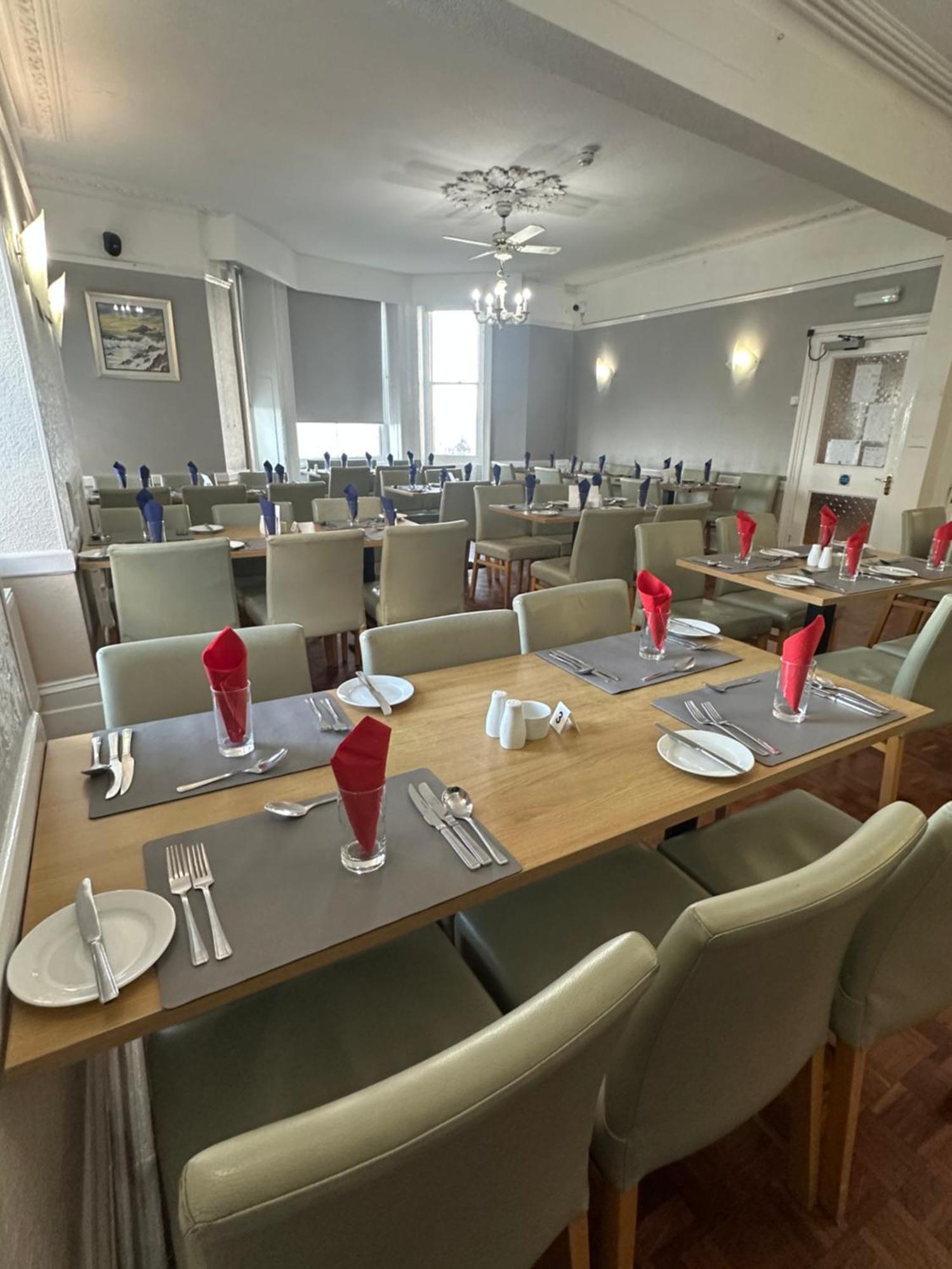 Clarence House 2*