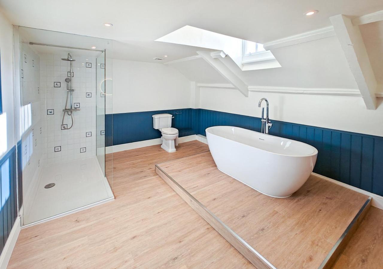 Belle Vue House *