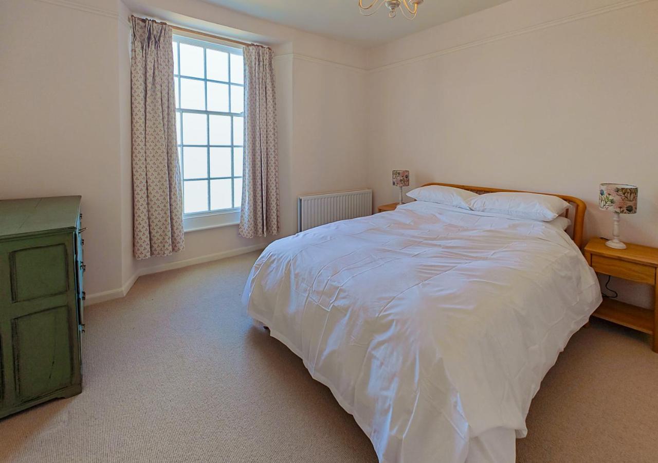 Belle Vue House *