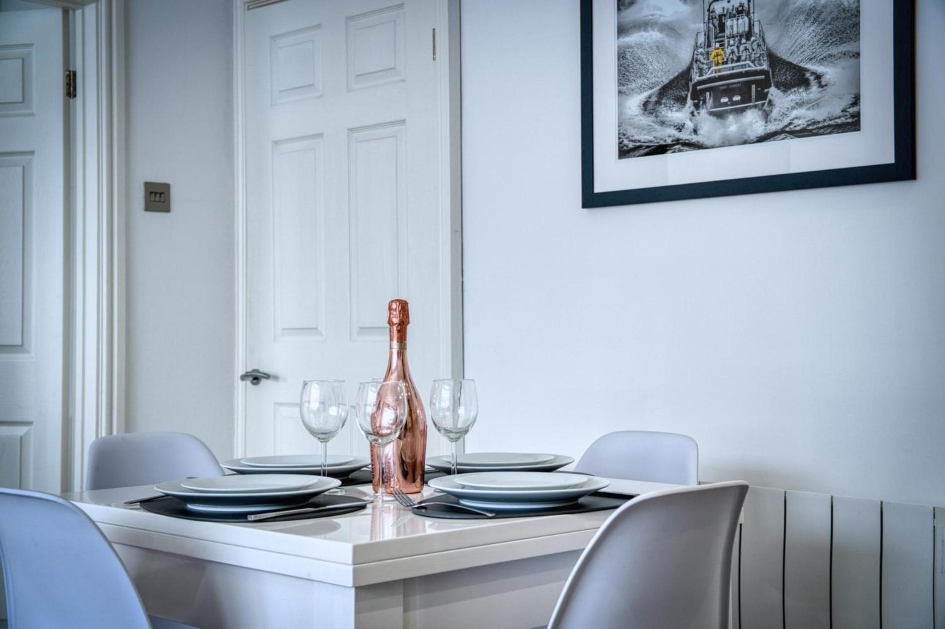 Bay View - 2 Bedroom - Apartment Tenby