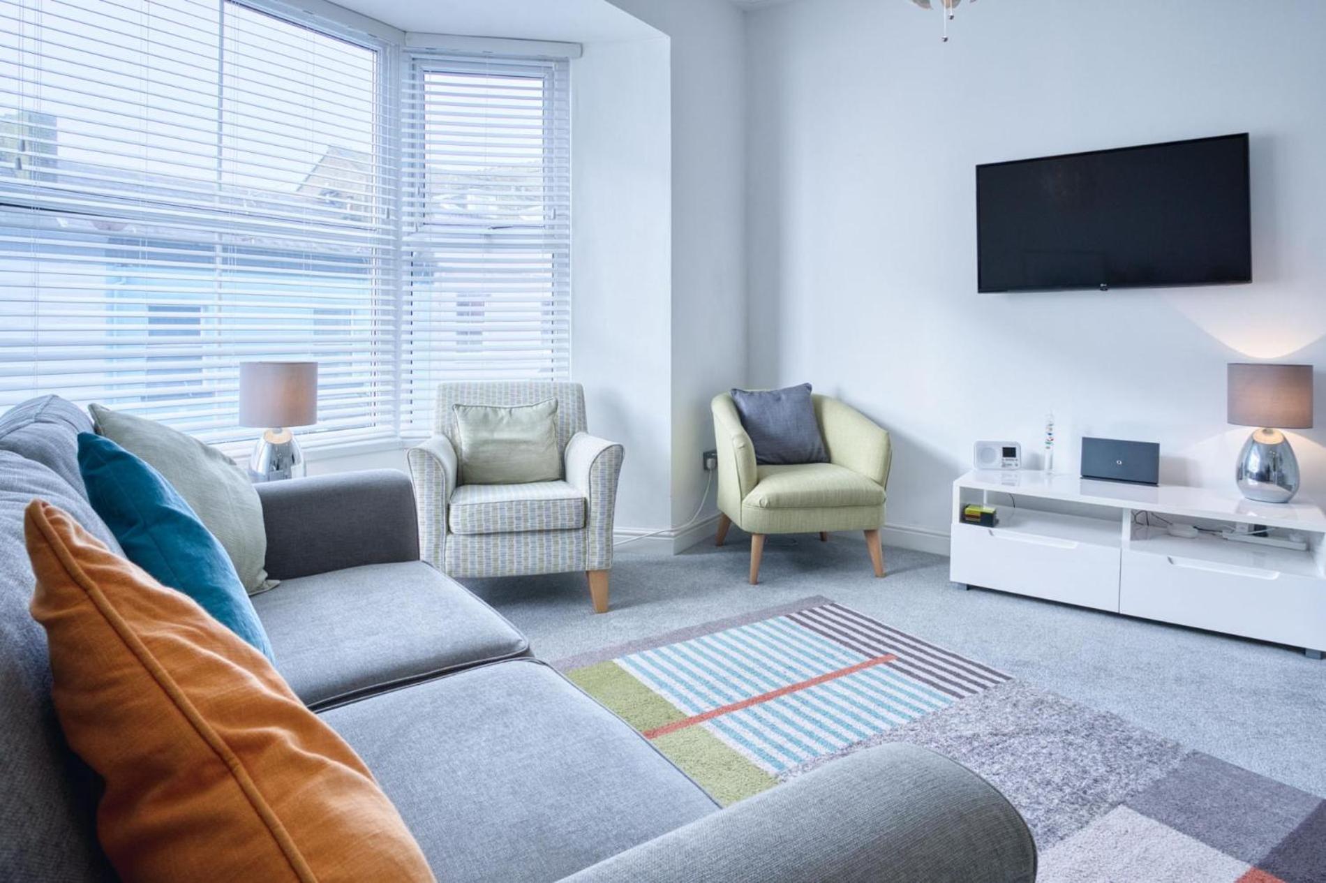 Bay View - 2 Bedroom - *