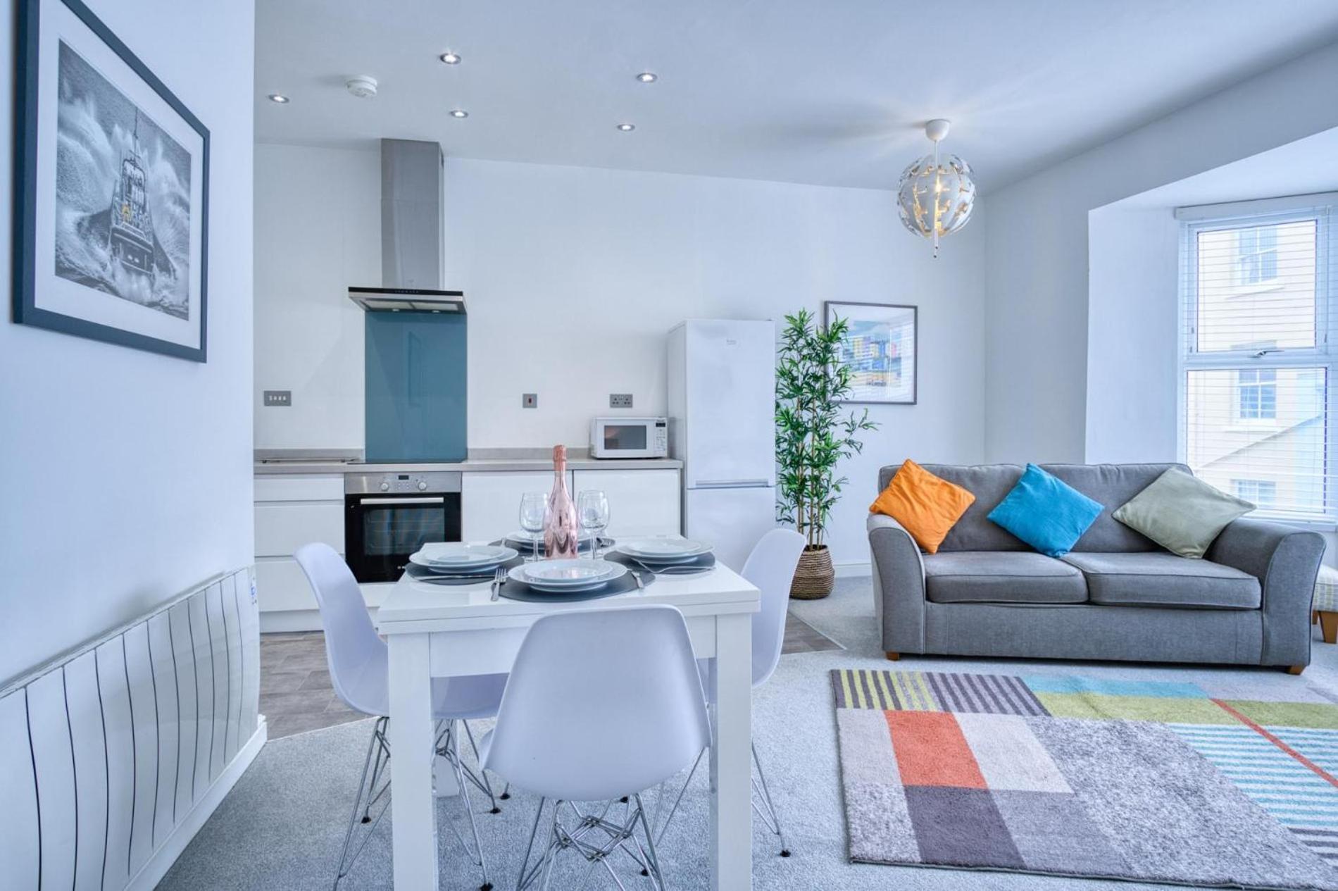 Bay View - 2 Bedroom - Tenby
