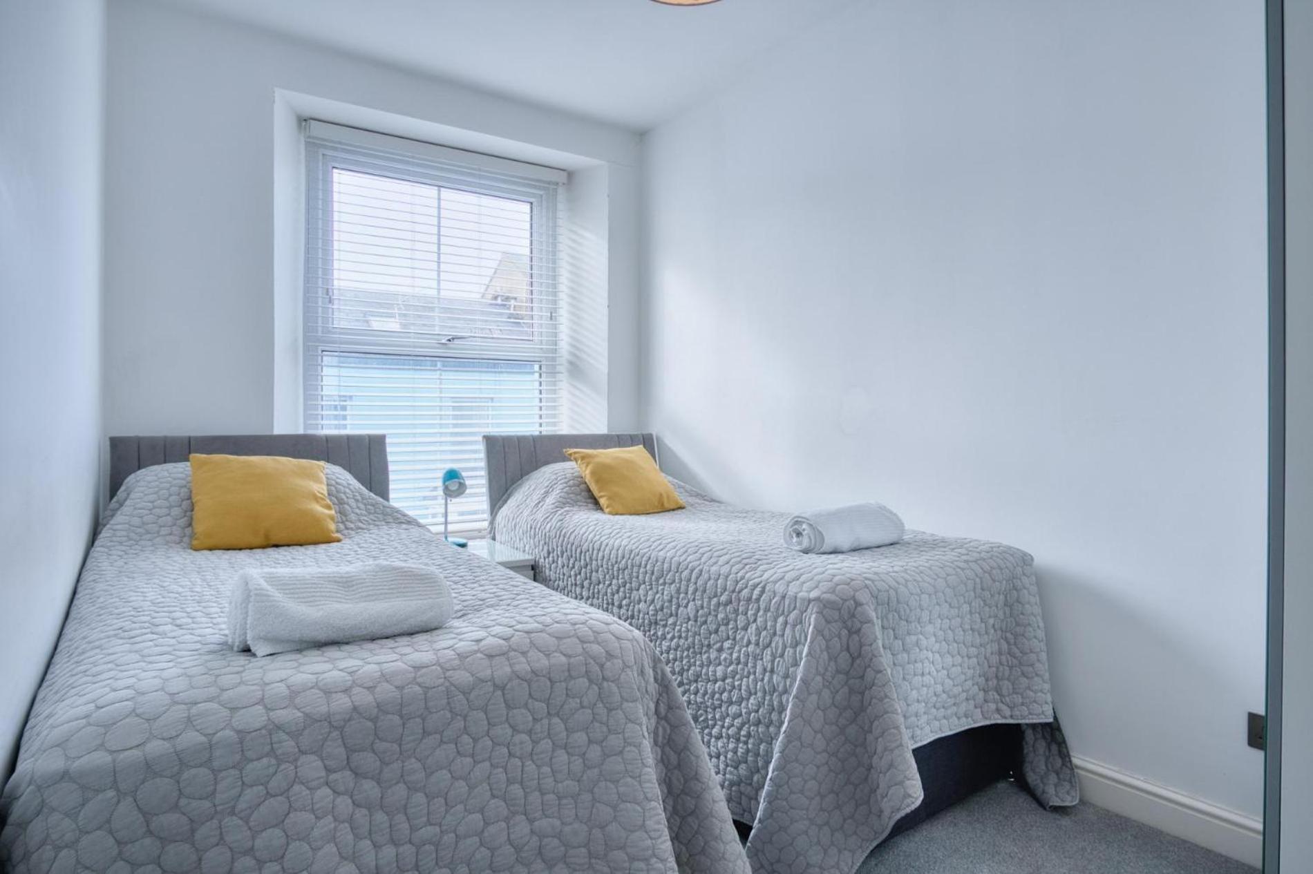 Bay View - 2 Bedroom - *
