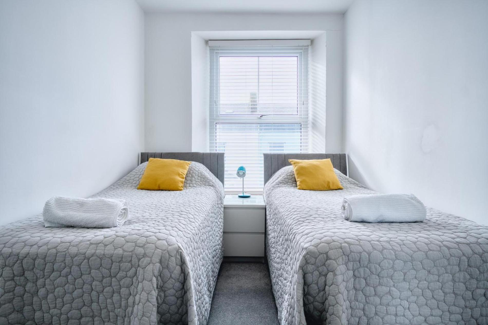 Bay View - 2 Bedroom - *