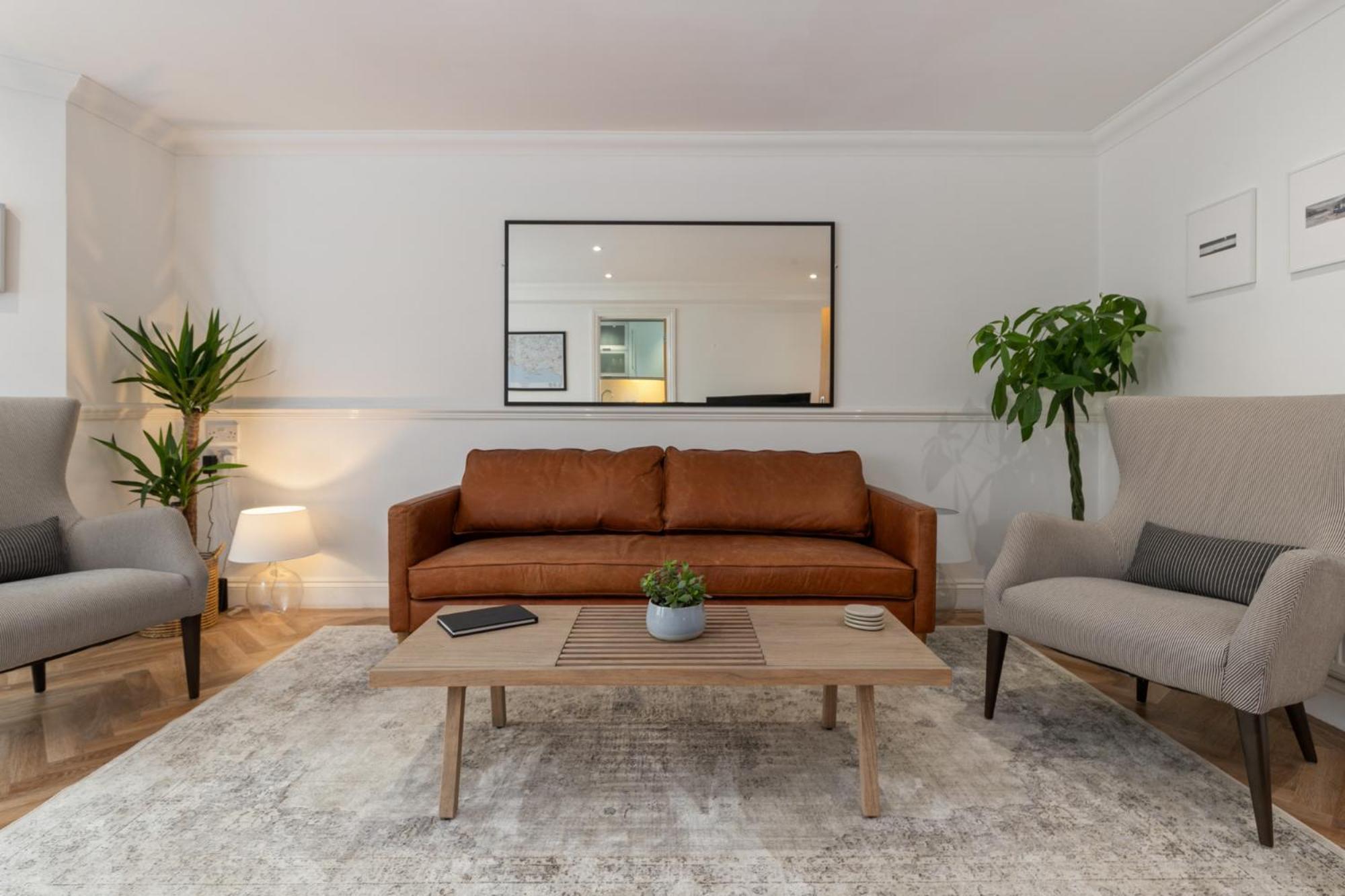2 South Court - * Tenby