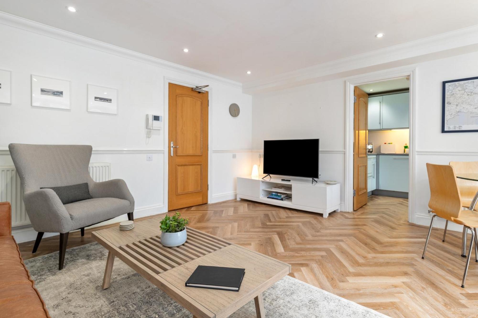 Apartment 2 South Court - Tenby