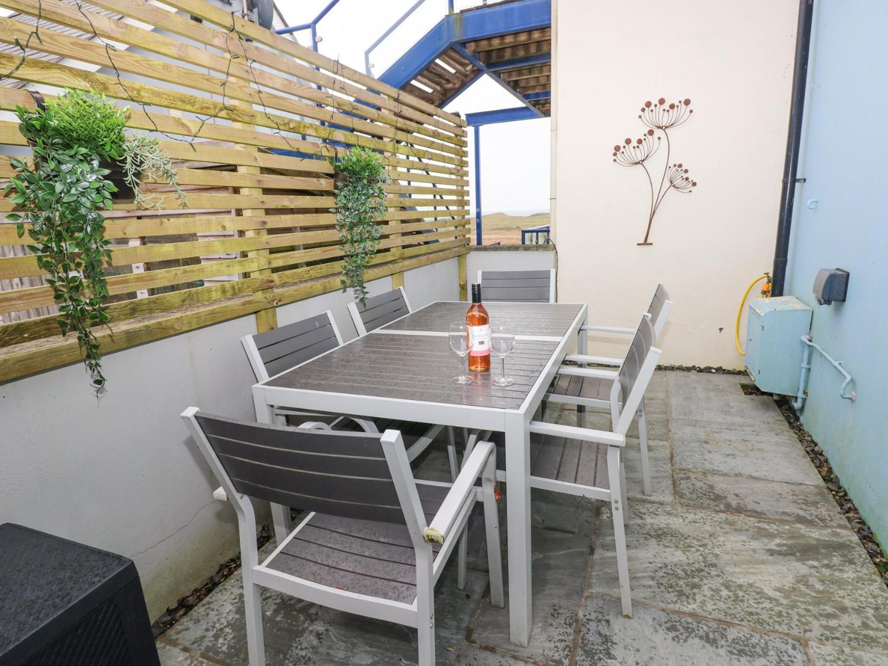 Crown Holiday home Tenby