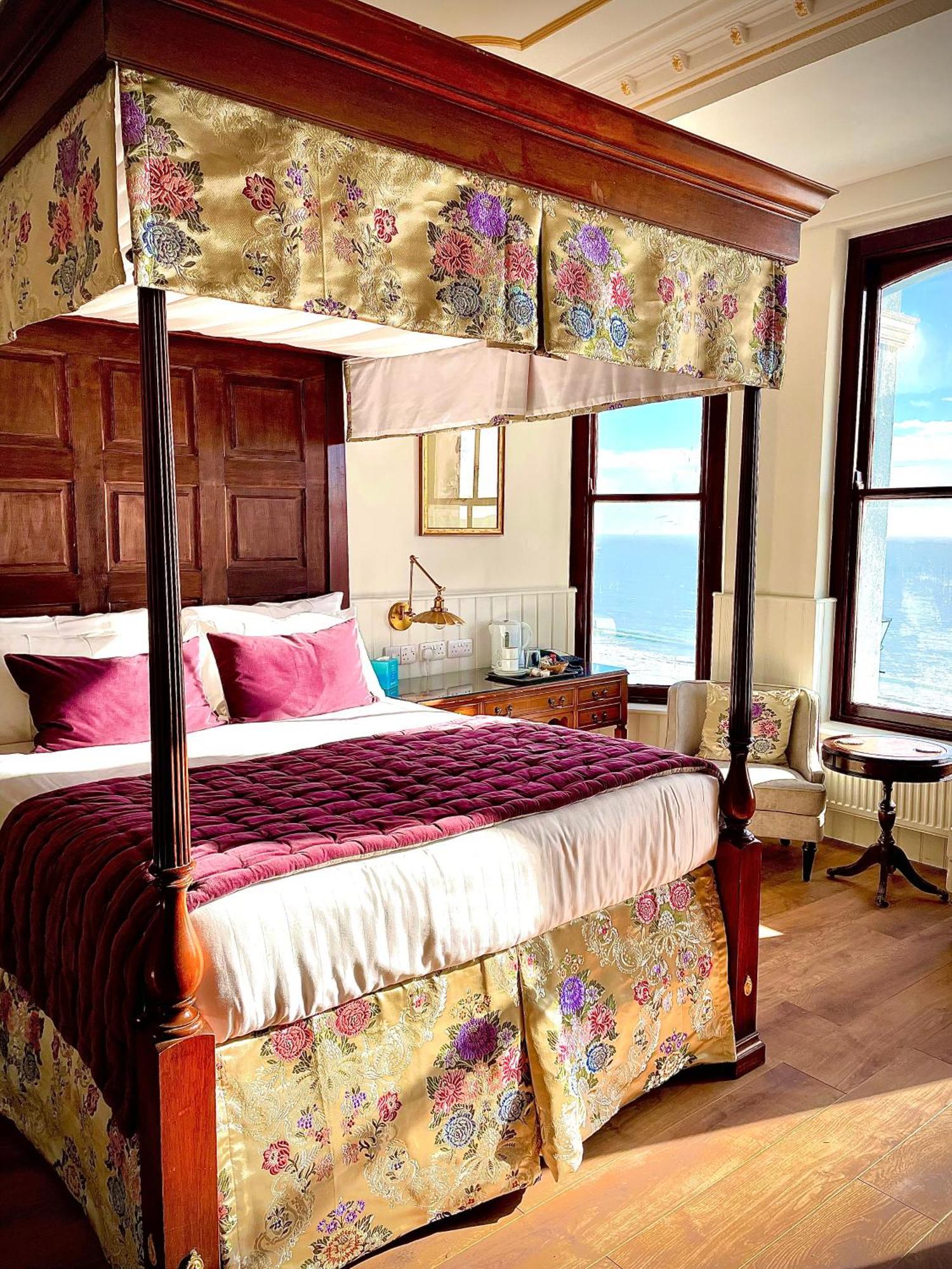 No: 1 The Esplanade Guest Accommodation. Tenby