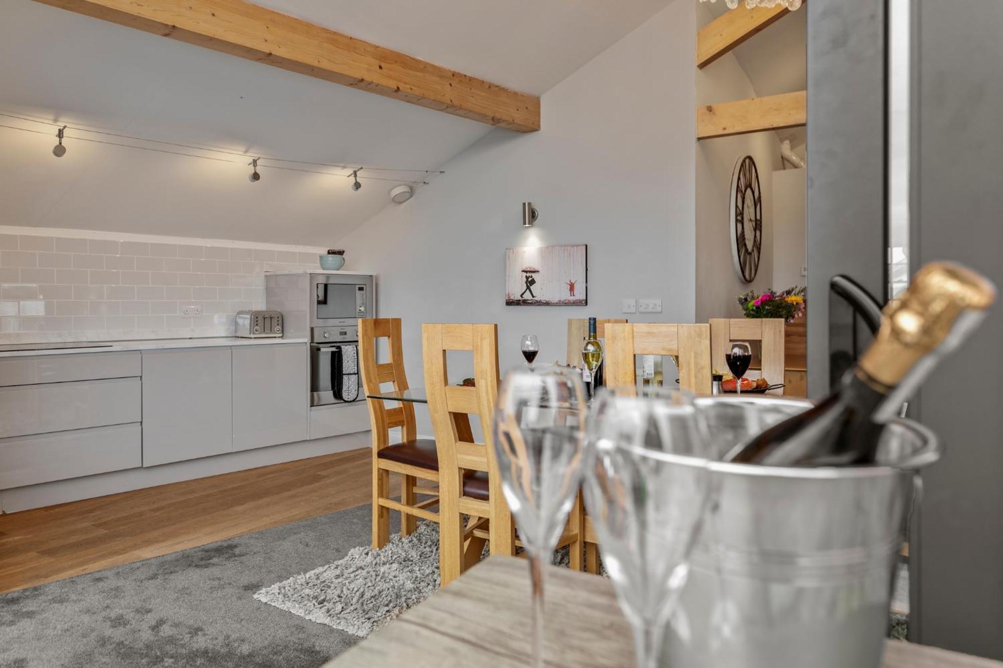 Billycan Penthouse - Town Centre Apartment Tenby