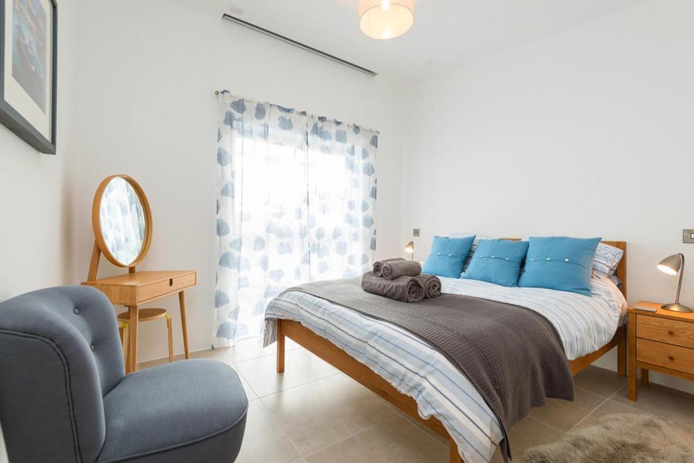 16 Waters Edge Apartment Tenby