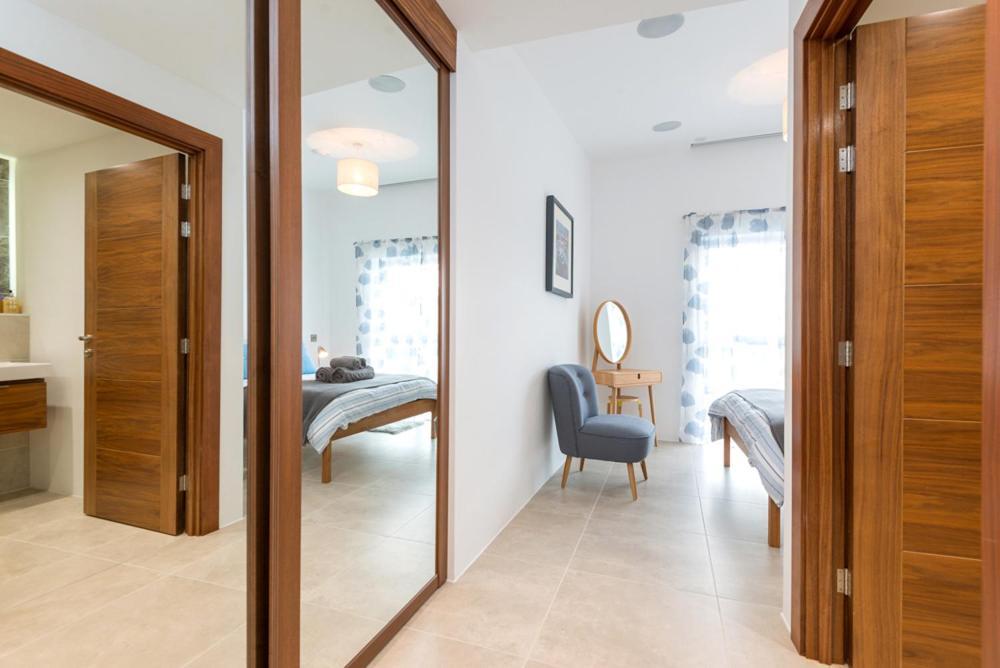 16 Waters Edge Apartment *