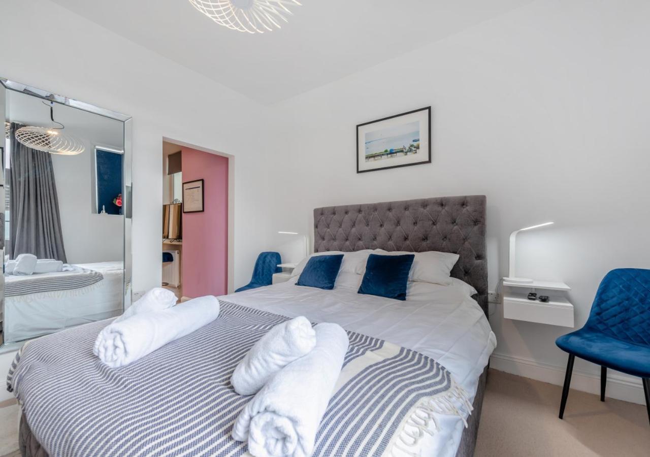One Charlton House Apartment