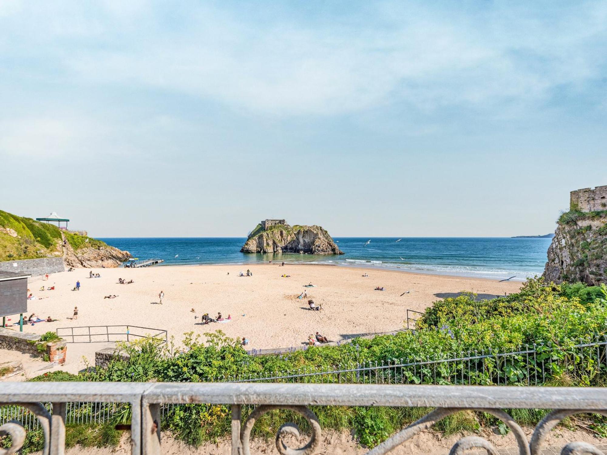 Ocean Waves Holiday home Tenby