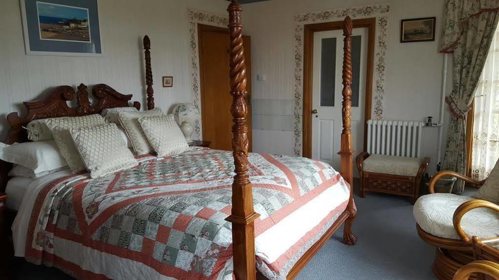 Bed & Breakfast Wychwood House Penally