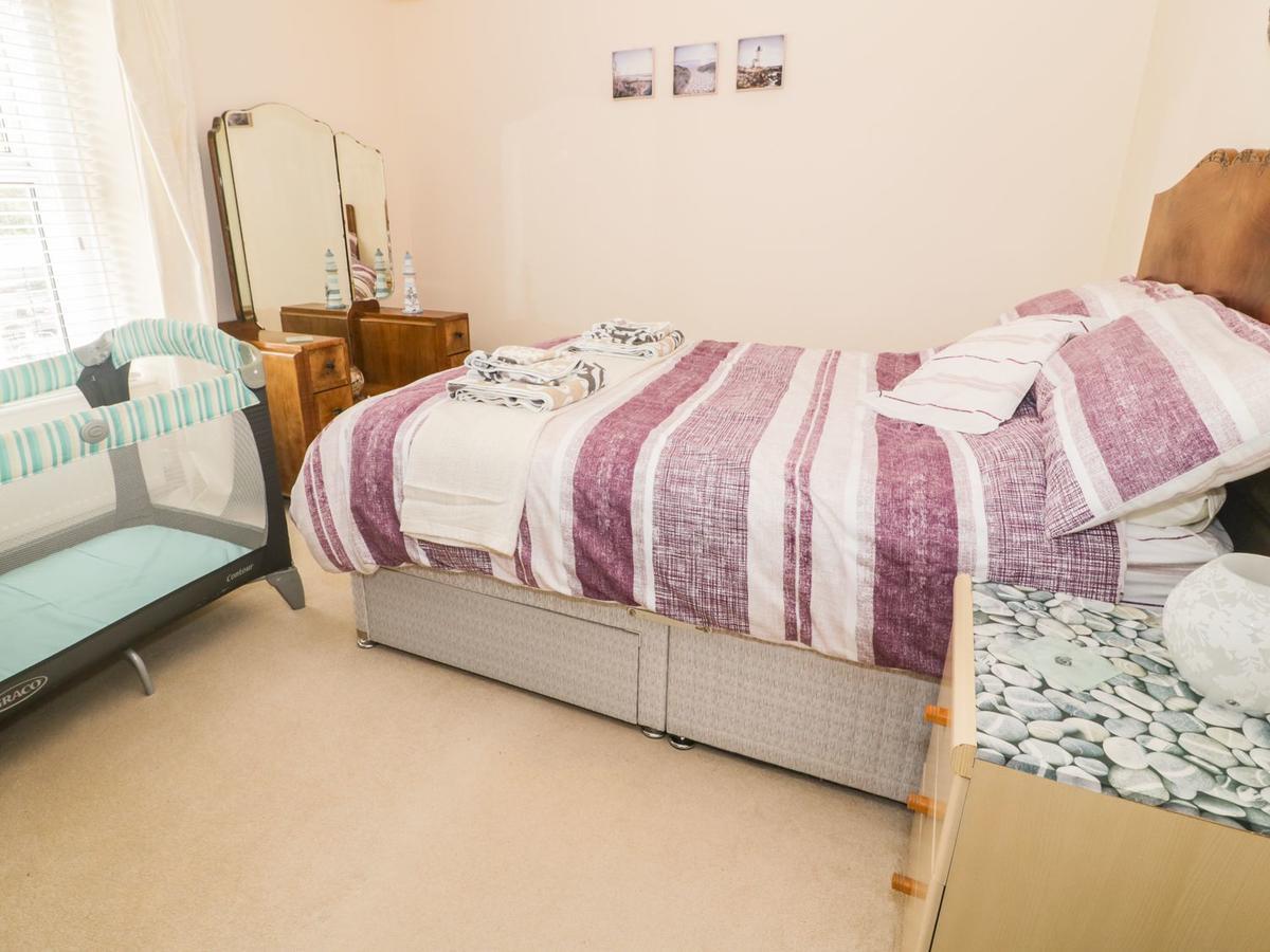 Anchor Cottage, * Tenby