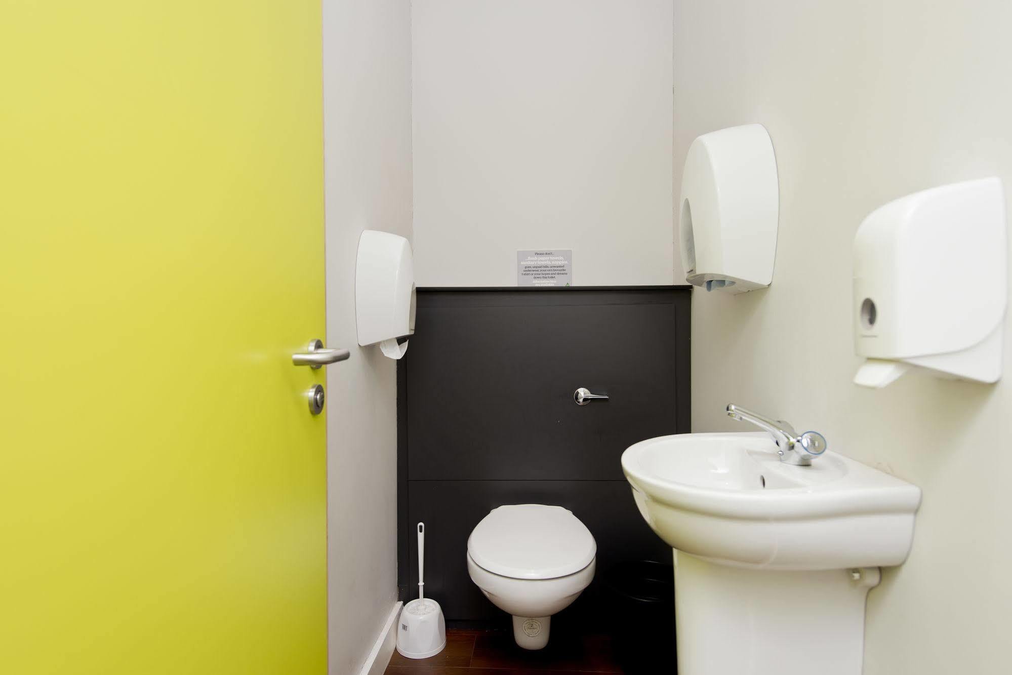 Hostel Yha Manorbier Tenby
