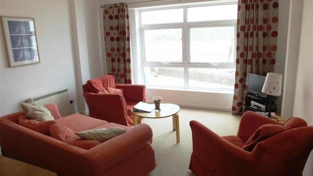Cwrt Yr Wylan 1 Apartment