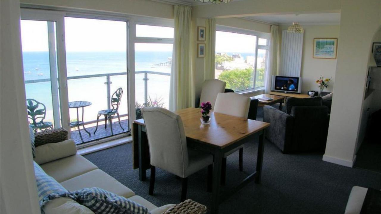 Croft Court 52 *