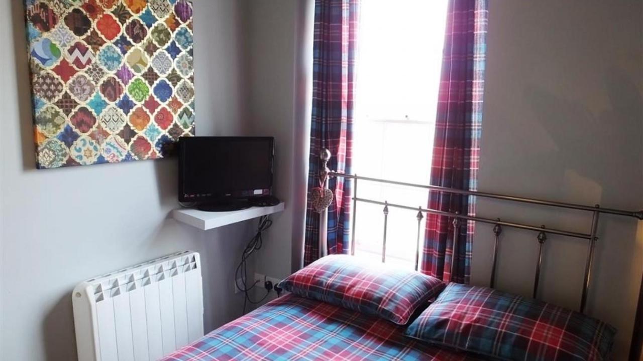 Cheltenham House 3 * Tenby