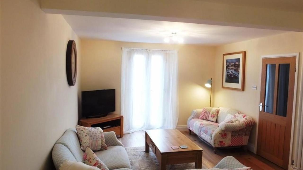 Apartment Clareston Road 1 Tenby