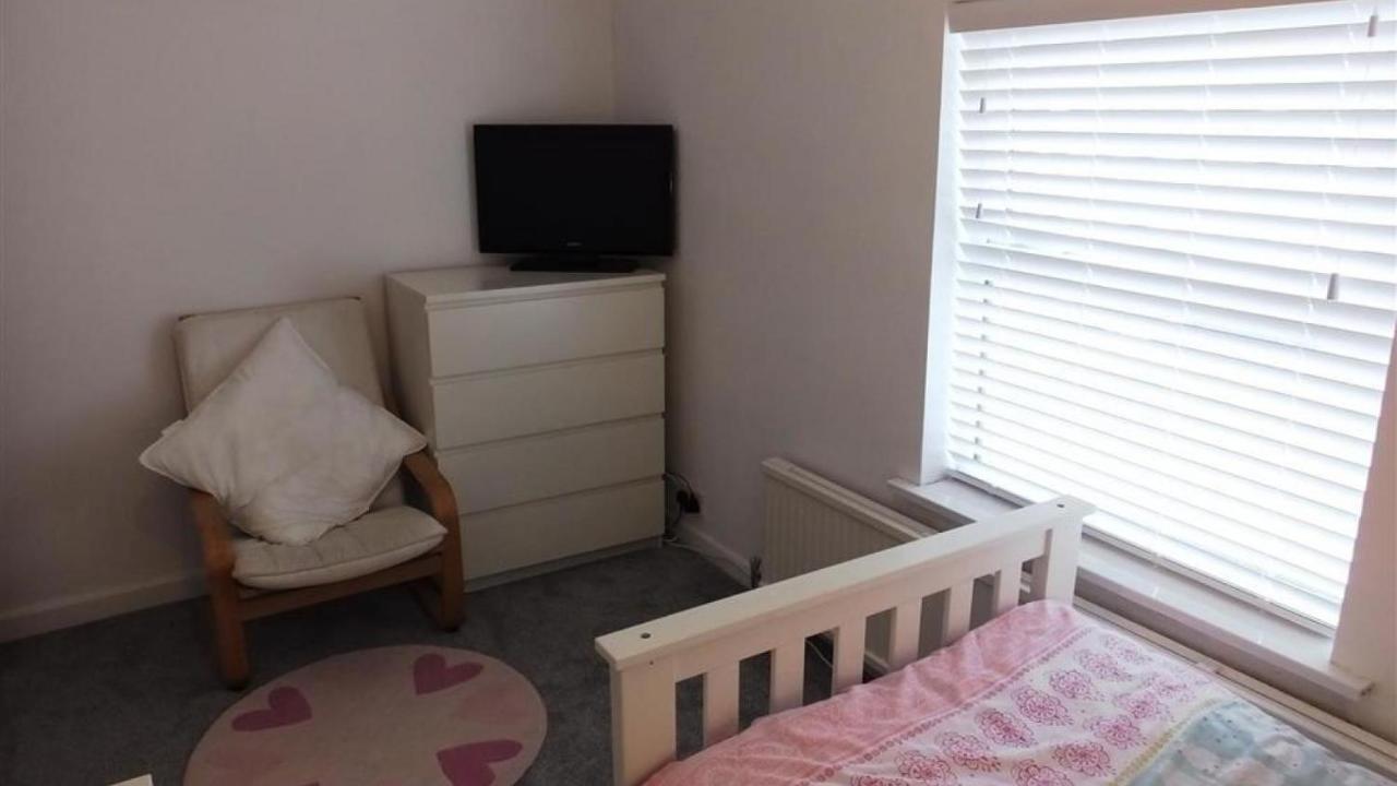 Clareston Road 1 *