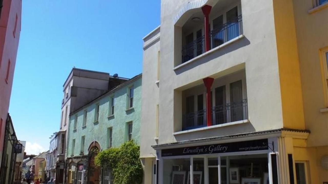 Cobourg House 6 Apartment Tenby