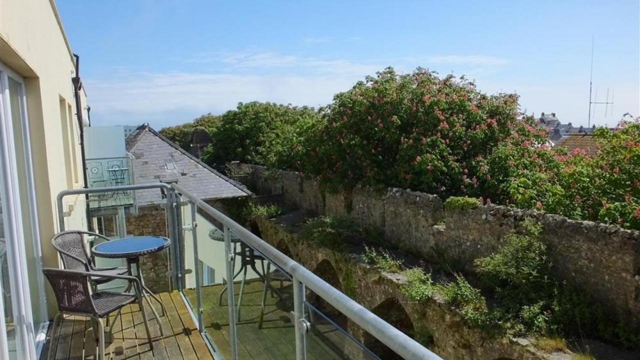 Cobourg House 6 Tenby