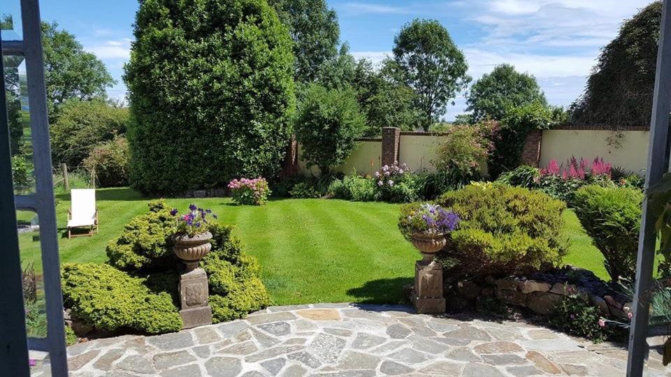 Bed & Breakfast Wychwood House Penally
