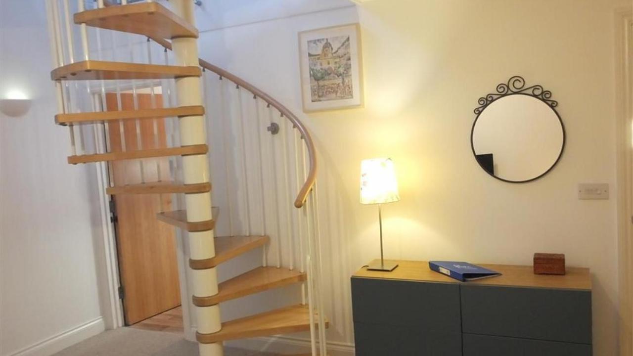 Cobra House Flat 5