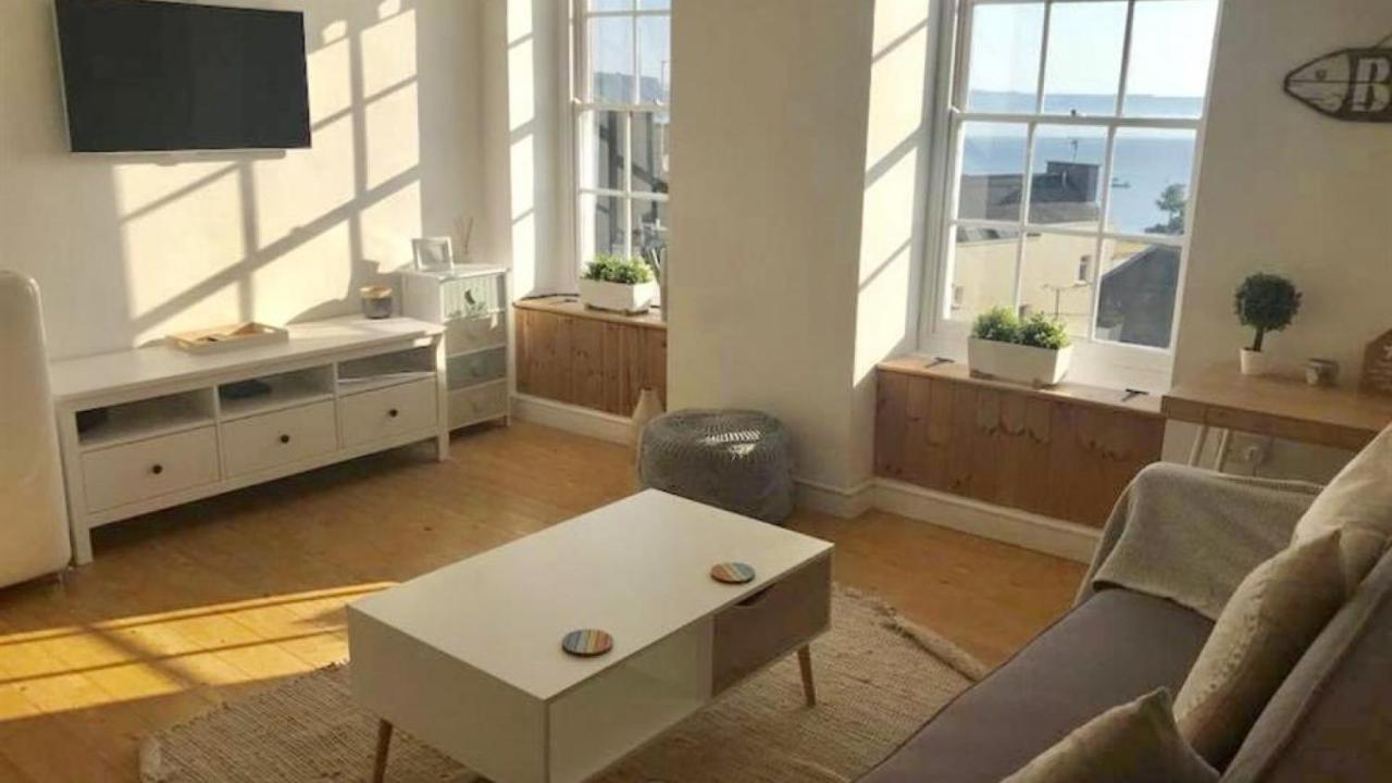 Sea La Vie Apartment Tenby